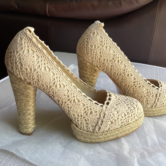 Gomex natural Crocheted high Espadrille Heels - size 8 women’s - Picture 1 of 13